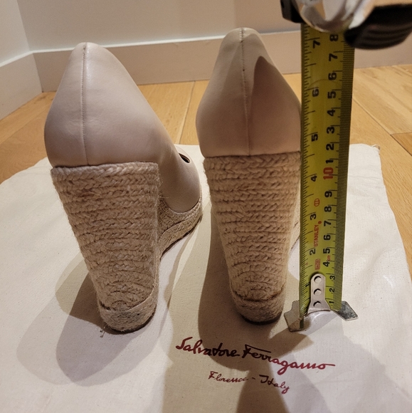 Ferragamo beige sz9 - Picture 4 of 5